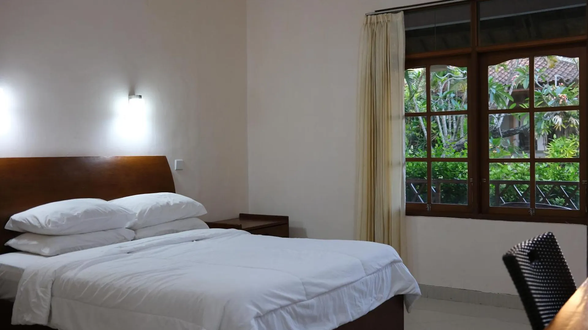 Fat Yogi Cottages Kuta Lombok Hotel